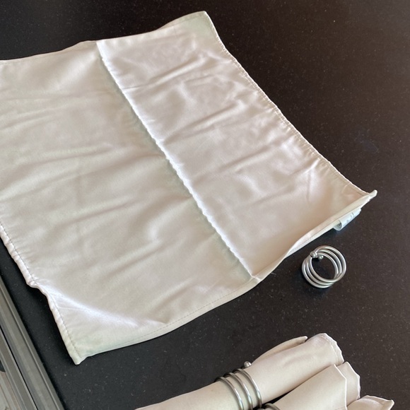 Cloth Napkins with Holders - Picture 2 of 3